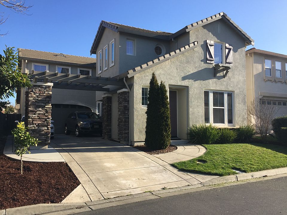 1st image of 638 Verona Ct