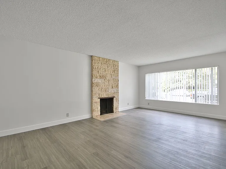 7817 Emerson Ave — Photo 3