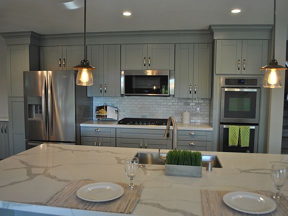 4th image of 11241 Rolling Hills Dr