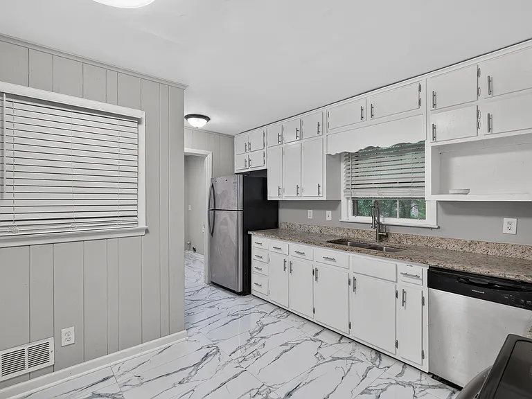 2387 Garden Ct — Photo 30