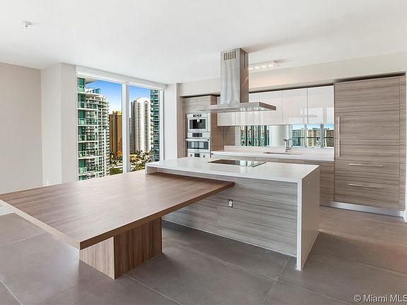 4th image of 330 Sunny Isles Blvd #5-1907