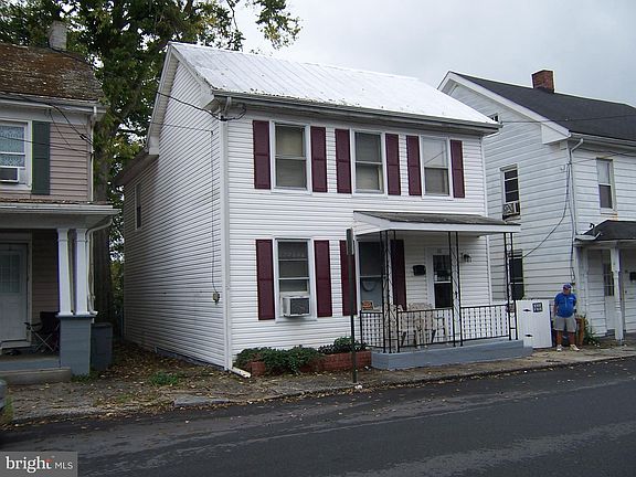4th image of 609 2nd St N