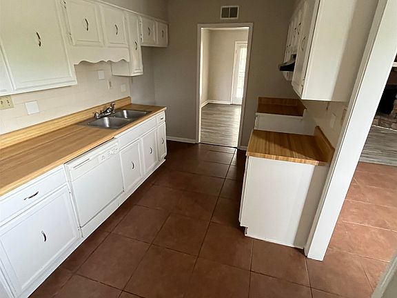 3rd image of 6695 Greenbark Dr
