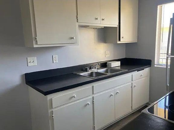 5th image of 3811 45th St