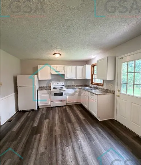 313 Dove Ct — Photo 3