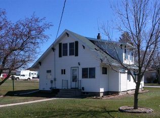 157 3rd St SE, Garrison, ND 58540