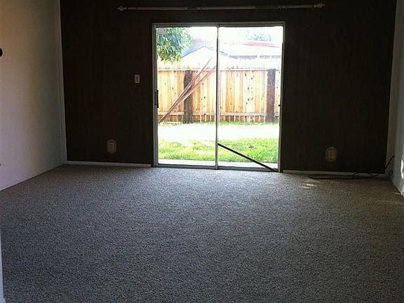 5th image of 1607 San Carlos St