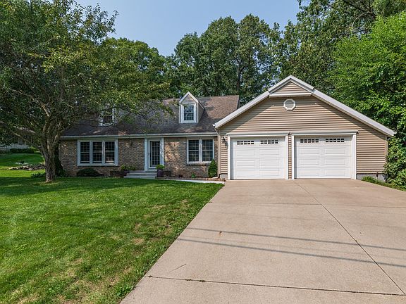 5th image of 523 Circlewood Dr N