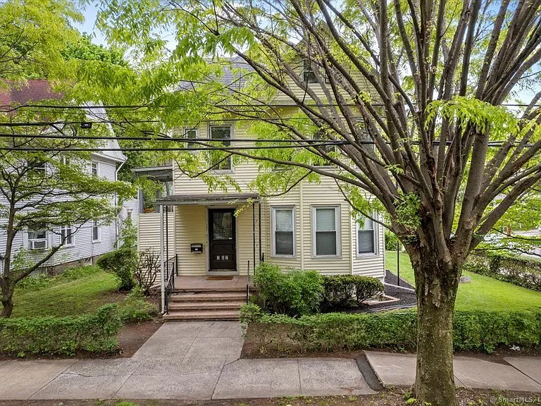 302 Willow St #2B — Photo 1