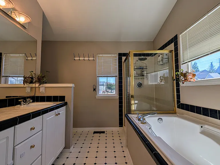 bathroom1, attached to master bedroom