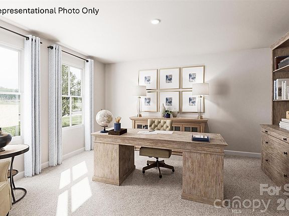 5th image of 940 Pemberley St