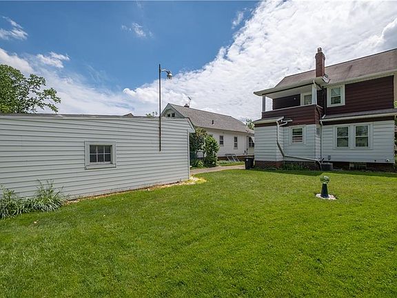 4th image of 16806 Melgrave Ave