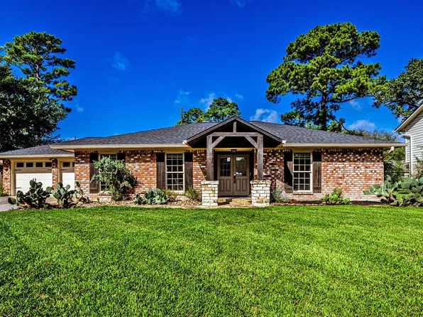 114 Elmwood St, Huntsville, TX 77320