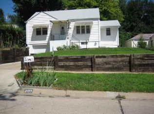 2013 Calhoun St, Bellevue, NE 68005