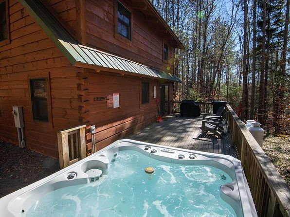101 Pines Dr