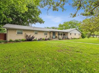 802 S Colonial Dr, Cleburne, TX 76033