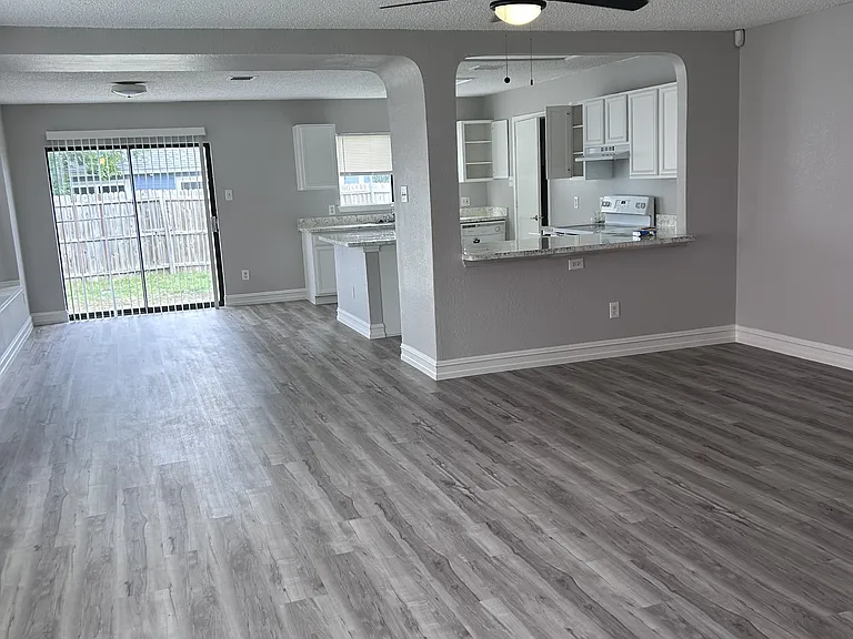 701 King St — Photo 4