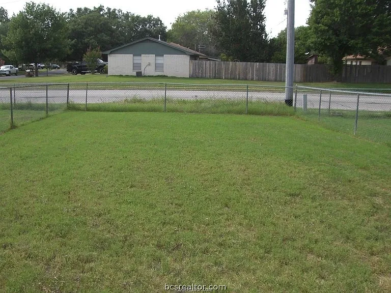1411 Bermuda Ct — Photo 8