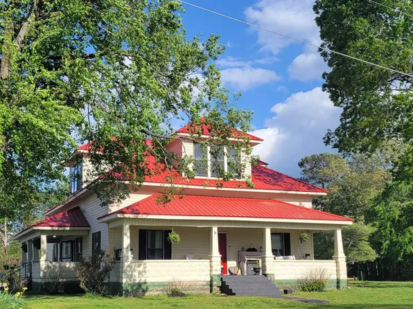 55 Crumble Ln, Crump, TN 38327