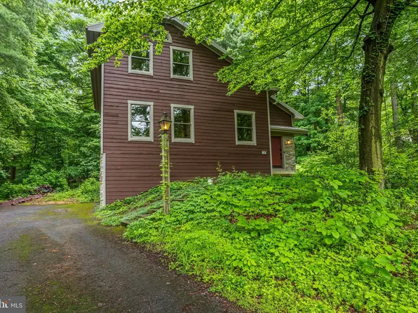 34 Birch Ave, Mount Gretna, PA 17064