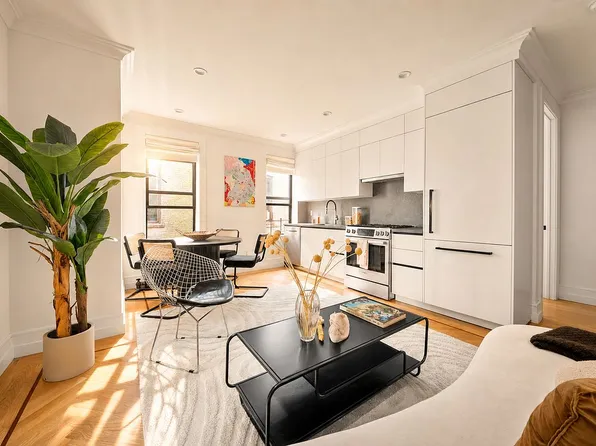 24-39 38th St #D1, Astoria, NY 11103