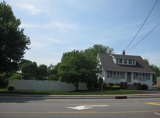 822 Ratzer Rd, Wayne, NJ 07470