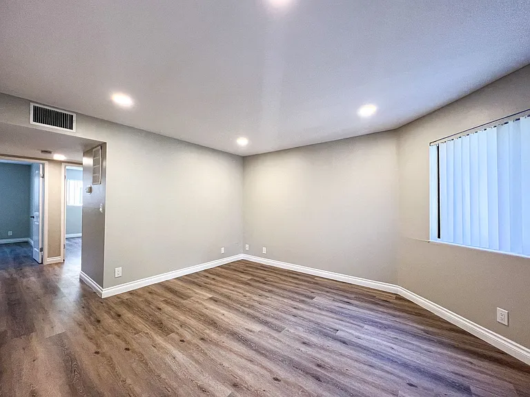 320 W Lomita Ave #11 — Photo 3