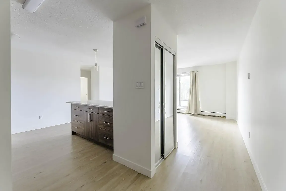 The Wellington — Photo 1