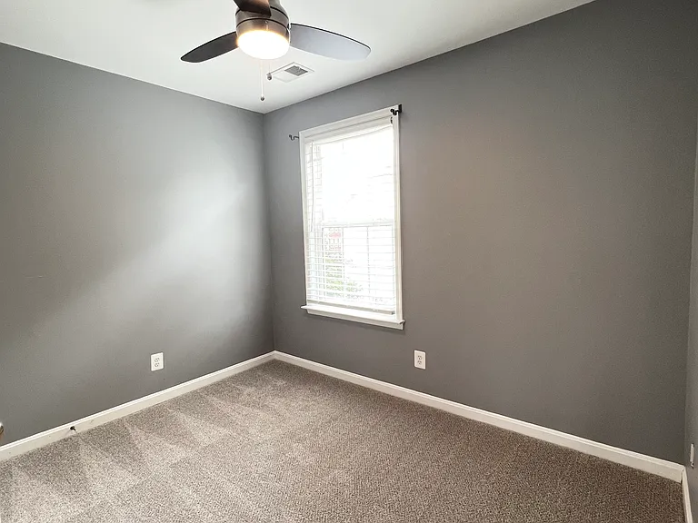 22464 Maison Carree Sq — Photo 15