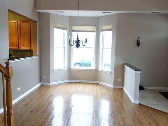 family room bay window view