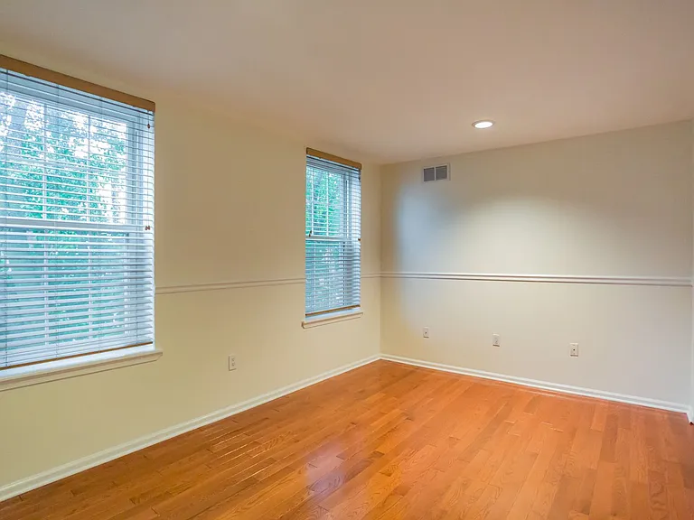 626 S Clifton St — Photo 5