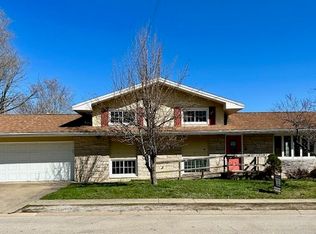 207 14th St, Charleston, IL