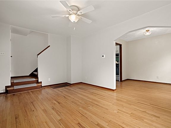 5th image of 1581 Woodbine St