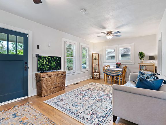 Living room/Dining Room