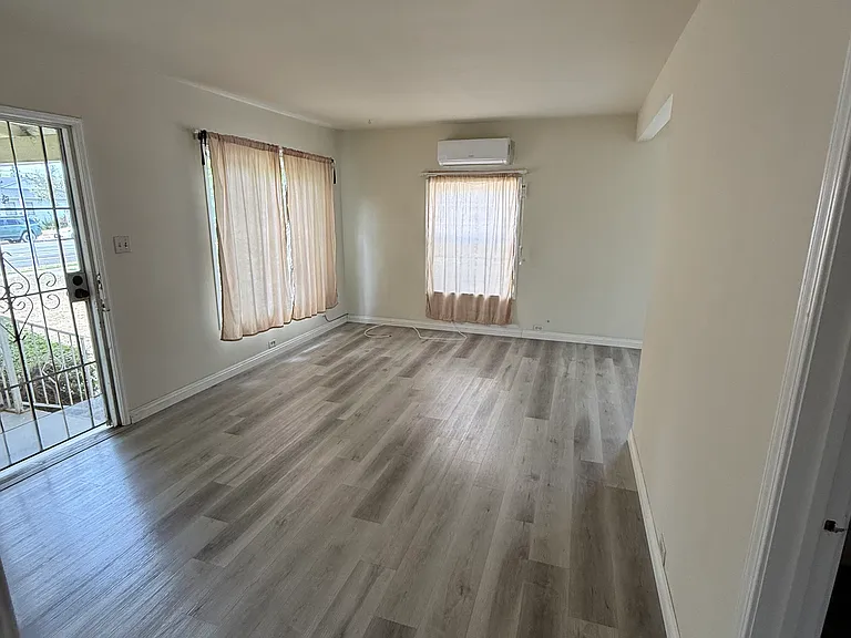 319 W Riggin St #1 — Photo 11