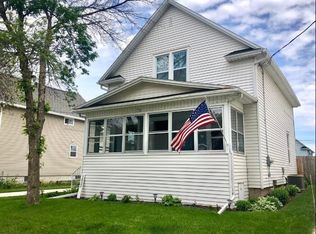 1032 Dove St, Oshkosh, WI 54902