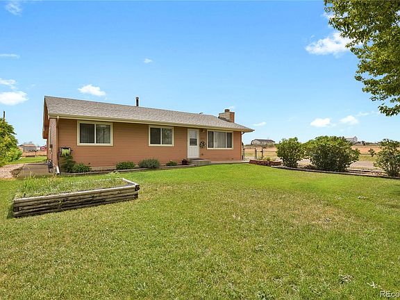 2nd image of 1847 Mountain View Drive
