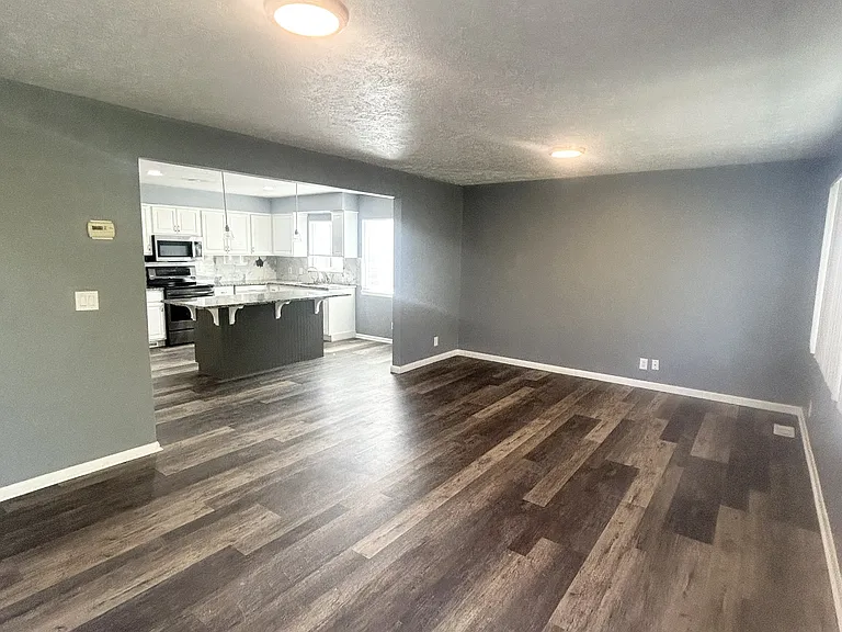 1719 E Fort Union Blvd — Photo 5