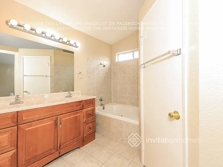 11761 Malagon Dr — Photo 15