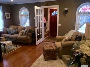 19 Saint James Pkwy, Nesconset, NY 11767
