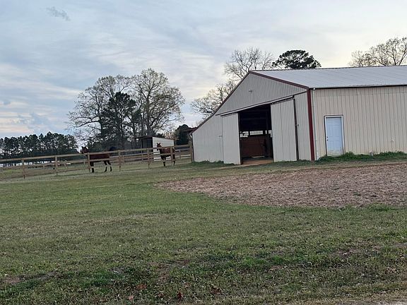 4th image of 267 Roberson Rd