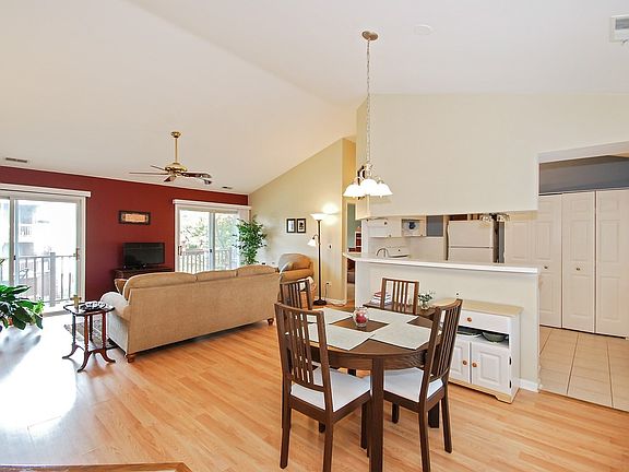 2nd image of 385 Sandhurst Cir APT 3