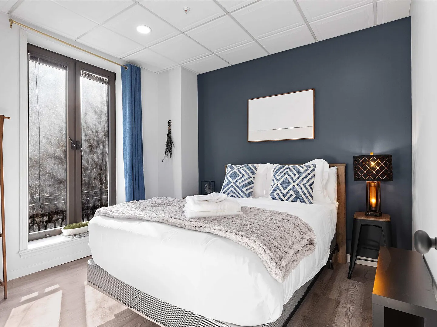 2-BR Neighboring the White House & Nat'l Mall — Photo 2