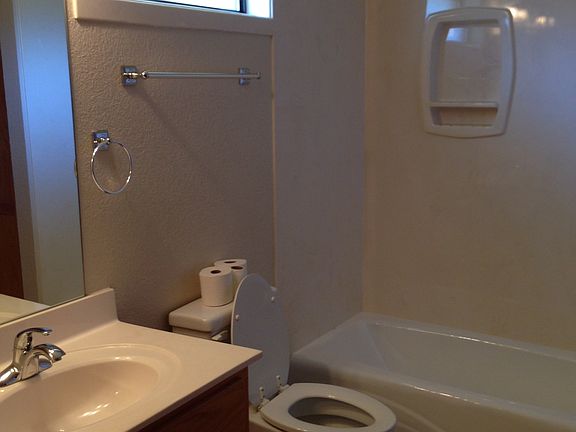 Private guest bath