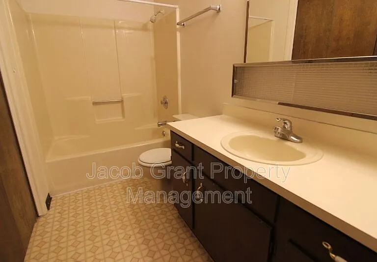 776 Whittier St #776 — Photo 4