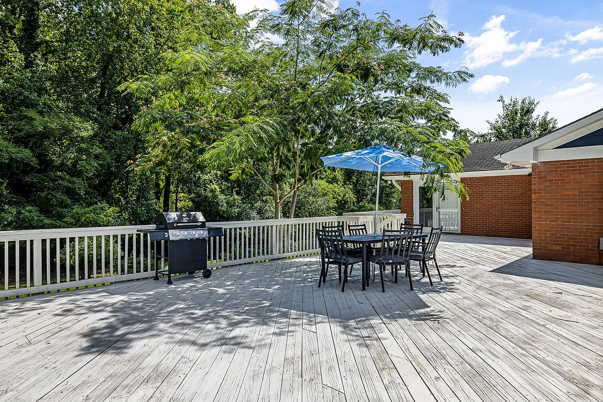611 Ranch Farm Rd — Photo 2