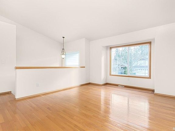 3rd image of 305 170th Pl SE