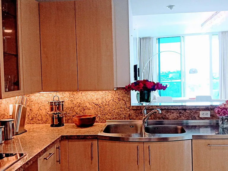 100 S Pointe Dr #111 — Photo 33