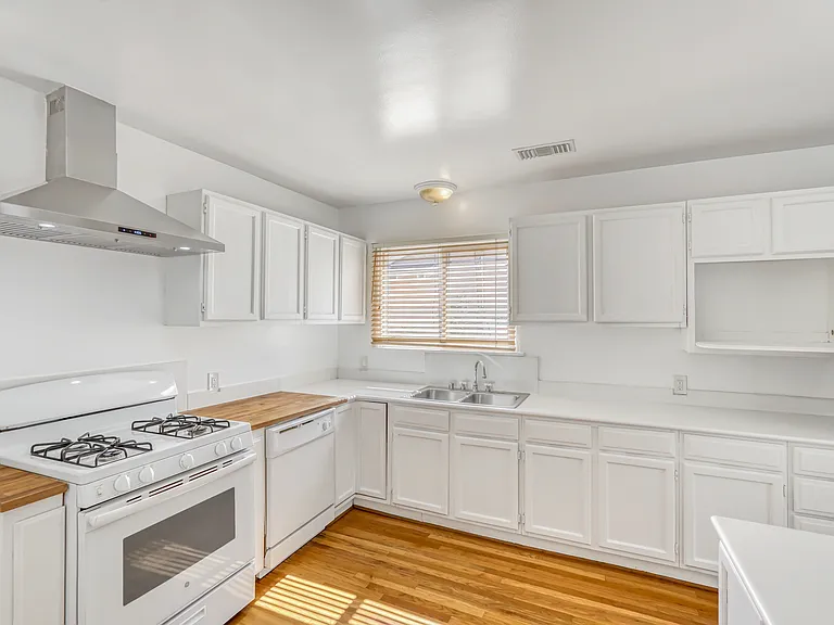 15905 Enadia Way — Photo 3