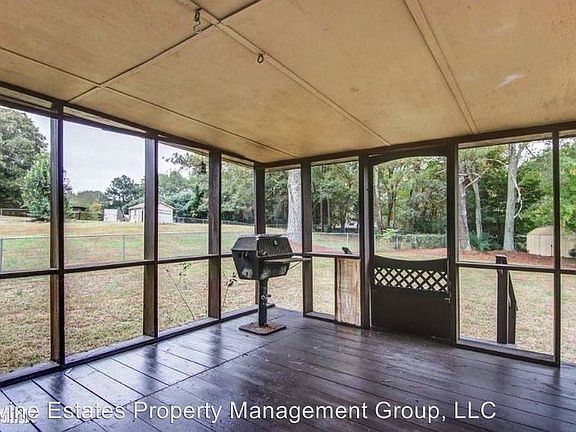 5th image of 2336 Briarwood Cir SW